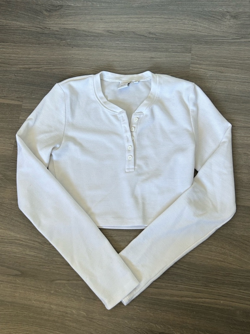 Aritzia TNA White Waffle Knit Cropped Henley Button Up Long-Sleeve Shirt